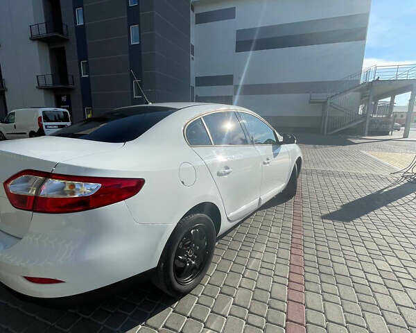 Белый Рено Флюенс, объемом двигателя 1.6 л и пробегом 173 тыс. км за 7200 $, фото 16 на Automoto.ua