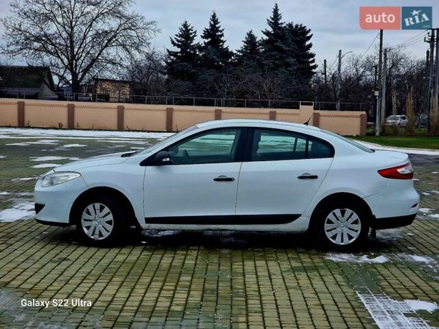 Білий Рено Флюенс, об'ємом двигуна 1.6 л та пробігом 273 тис. км за 5100 $, фото 7 на Automoto.ua
