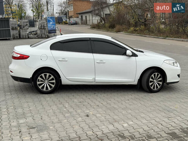 Білий Рено Флюенс, об'ємом двигуна 1.46 л та пробігом 250 тис. км за 6350 $, фото 3 на Automoto.ua