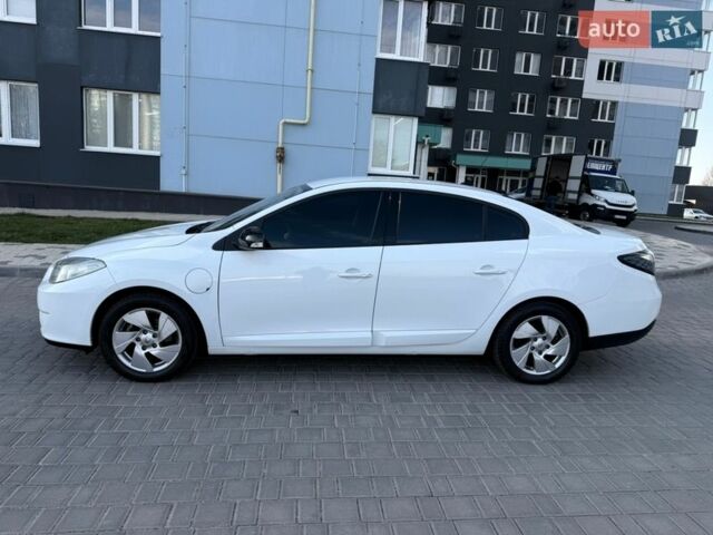 Білий Рено Флюенс, об'ємом двигуна 0 л та пробігом 151 тис. км за 5999 $, фото 4 на Automoto.ua