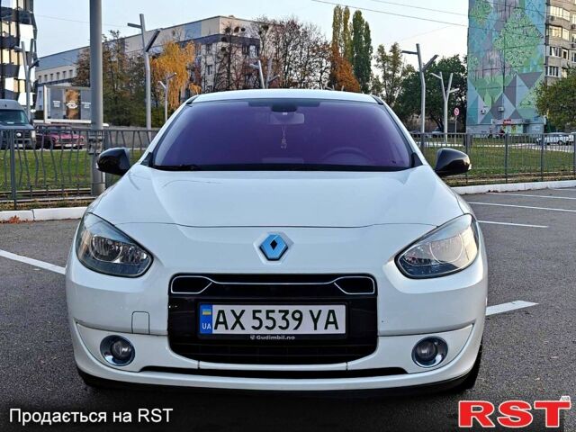 Білий Рено Флюенс, об'ємом двигуна 0 л та пробігом 120 тис. км за 5500 $, фото 6 на Automoto.ua