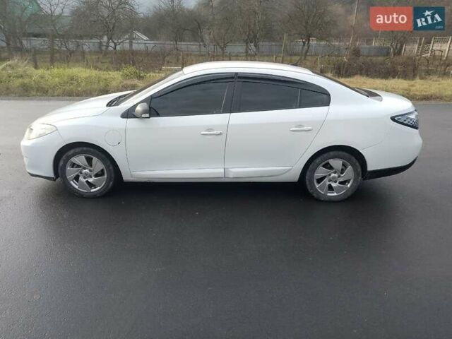 Белый Рено Флюенс, объемом двигателя 0 л и пробегом 80 тыс. км за 6800 $, фото 3 на Automoto.ua