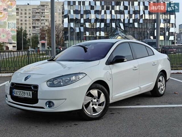 Рено Флюенс 2011 в Харькове на Automoto.ua Белый Рено Флюенс, объемом двигателя 0 л и пробегом 120 тыс. км за 5500 $, фото 22 на Automoto.ua