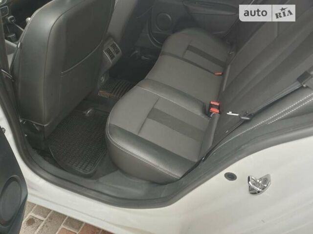 Білий Рено Флюенс, об'ємом двигуна 1.6 л та пробігом 277 тис. км за 5600 $, фото 21 на Automoto.ua