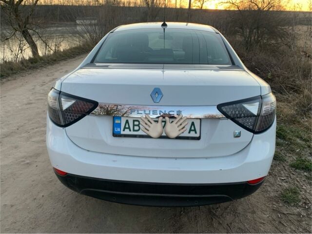 Белый Рено Флюенс, объемом двигателя 0 л и пробегом 90 тыс. км за 3900 $, фото 2 на Automoto.ua