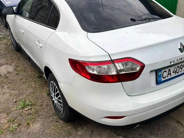 Белый Рено Флюенс, объемом двигателя 1.5 л и пробегом 259 тыс. км за 5600 $, фото 5 на Automoto.ua