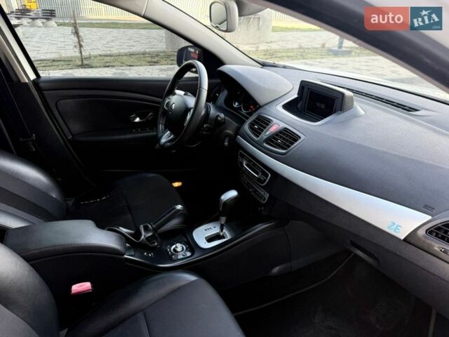 Білий Рено Флюенс, об'ємом двигуна 0 л та пробігом 151 тис. км за 5999 $, фото 57 на Automoto.ua