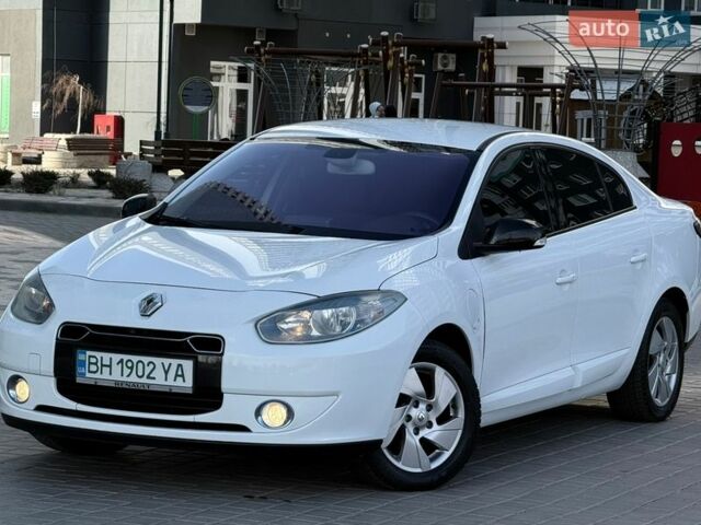 Білий Рено Флюенс, об'ємом двигуна 0 л та пробігом 151 тис. км за 5999 $, фото 14 на Automoto.ua