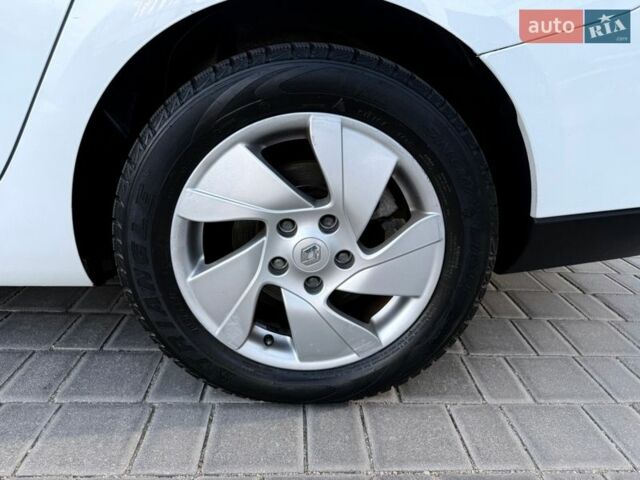 Білий Рено Флюенс, об'ємом двигуна 0 л та пробігом 151 тис. км за 5999 $, фото 31 на Automoto.ua