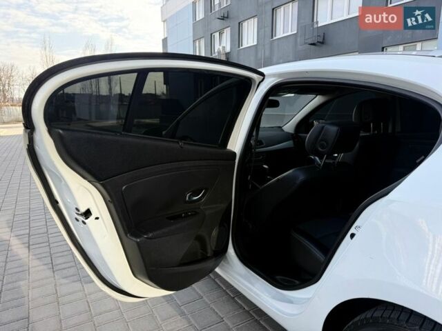 Білий Рено Флюенс, об'ємом двигуна 0 л та пробігом 151 тис. км за 5999 $, фото 71 на Automoto.ua