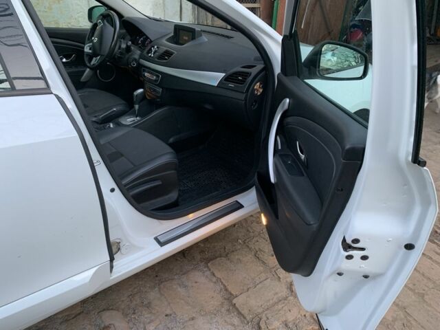 Белый Рено Флюенс, объемом двигателя 0 л и пробегом 90 тыс. км за 3900 $, фото 10 на Automoto.ua