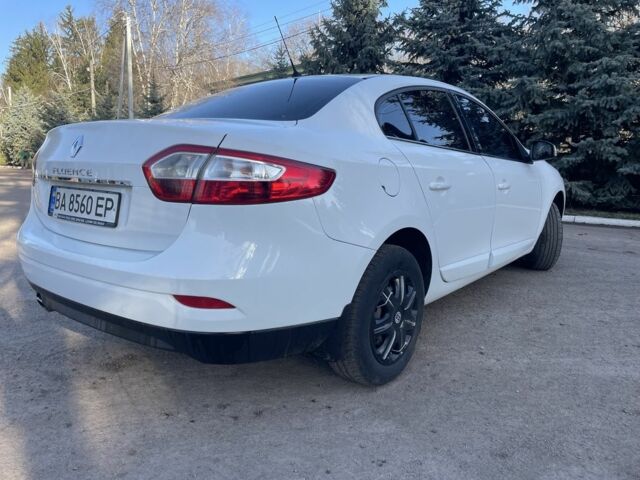 Белый Рено Флюенс, объемом двигателя 1.5 л и пробегом 250 тыс. км за 5100 $, фото 2 на Automoto.ua