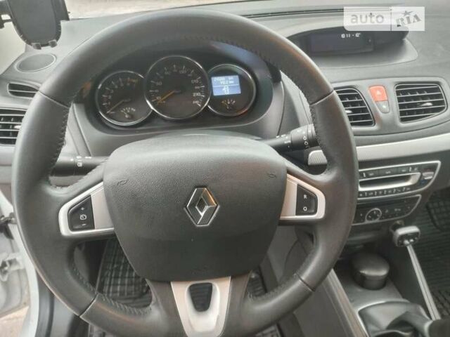 Білий Рено Флюенс, об'ємом двигуна 1.6 л та пробігом 277 тис. км за 5600 $, фото 6 на Automoto.ua