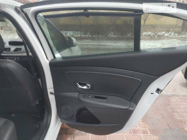 Білий Рено Флюенс, об'ємом двигуна 1.6 л та пробігом 277 тис. км за 5600 $, фото 4 на Automoto.ua