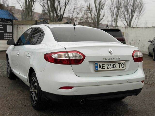 Белый Рено Флюенс, объемом двигателя 1.6 л и пробегом 220 тыс. км за 5100 $, фото 9 на Automoto.ua