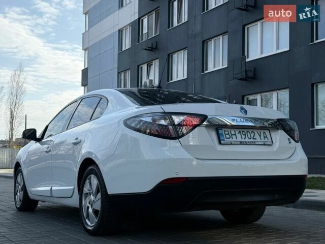Белый Рено Флюенс, объемом двигателя 0 л и пробегом 151 тыс. км за 5999 $, фото 7 на Automoto.ua