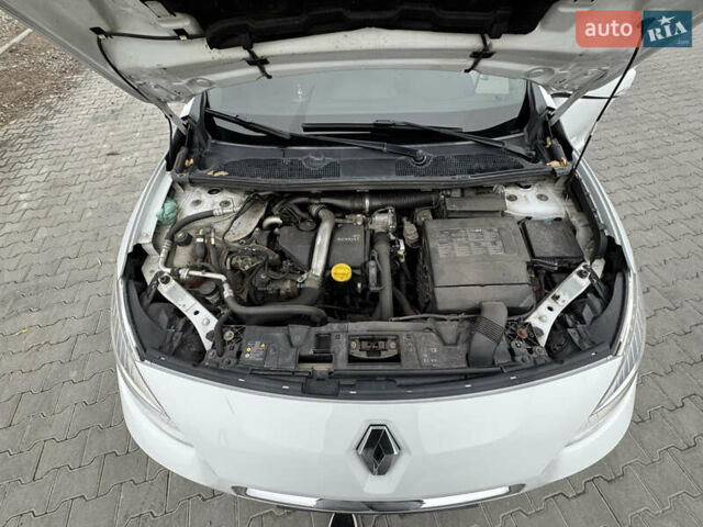 Білий Рено Флюенс, об'ємом двигуна 1.46 л та пробігом 250 тис. км за 6350 $, фото 15 на Automoto.ua