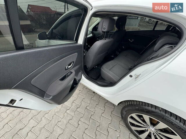 Білий Рено Флюенс, об'ємом двигуна 1.46 л та пробігом 250 тис. км за 6350 $, фото 8 на Automoto.ua