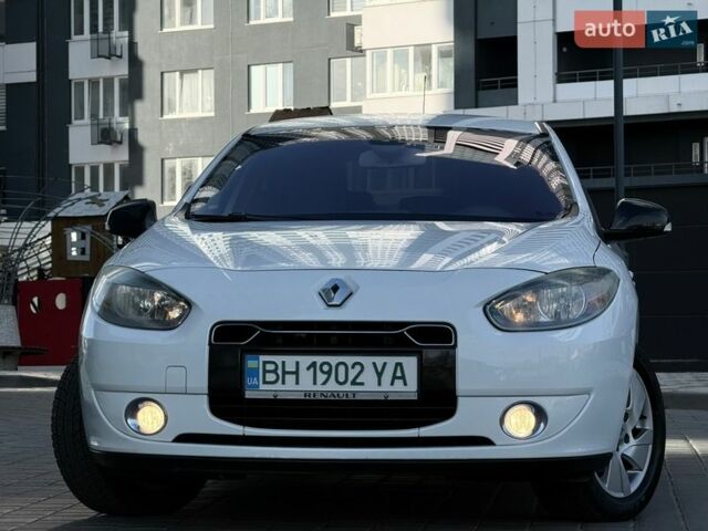 Білий Рено Флюенс, об'ємом двигуна 0 л та пробігом 151 тис. км за 5999 $, фото 9 на Automoto.ua