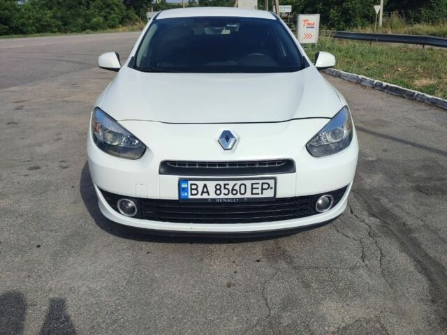 Белый Рено Флюенс, объемом двигателя 1.5 л и пробегом 250 тыс. км за 6500 $, фото 2 на Automoto.ua