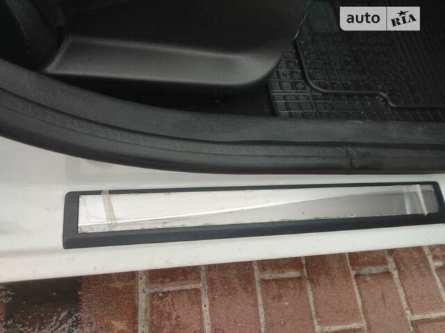 Білий Рено Флюенс, об'ємом двигуна 1.6 л та пробігом 277 тис. км за 5600 $, фото 13 на Automoto.ua