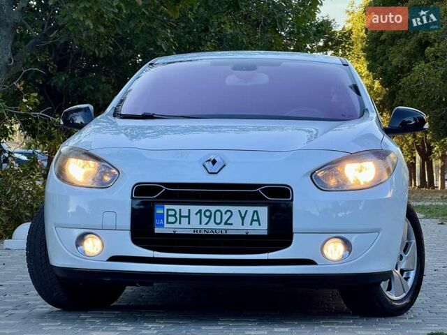 Белый Рено Флюенс, объемом двигателя 0 л и пробегом 151 тыс. км за 5999 $, фото 9 на Automoto.ua