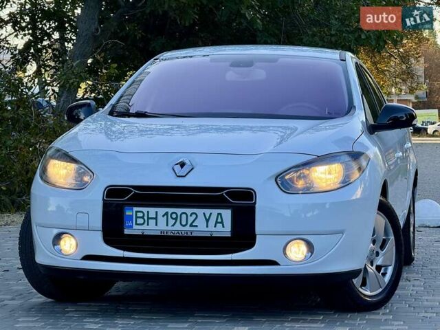 Белый Рено Флюенс, объемом двигателя 0 л и пробегом 151 тыс. км за 5999 $, фото 11 на Automoto.ua