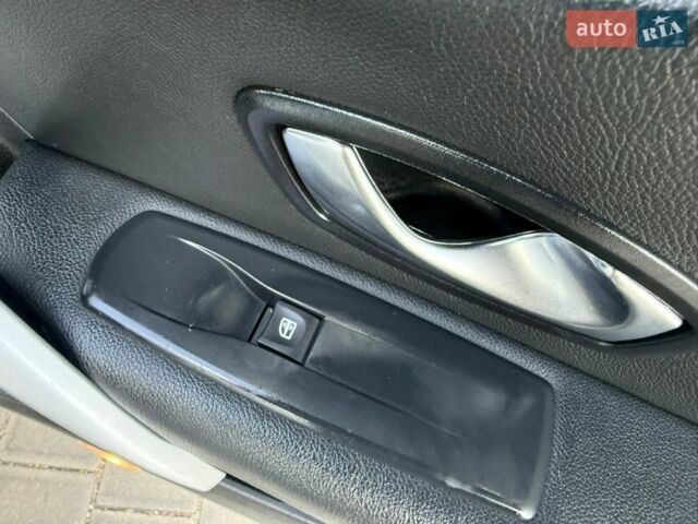 Білий Рено Флюенс, об'ємом двигуна 0 л та пробігом 151 тис. км за 5999 $, фото 53 на Automoto.ua