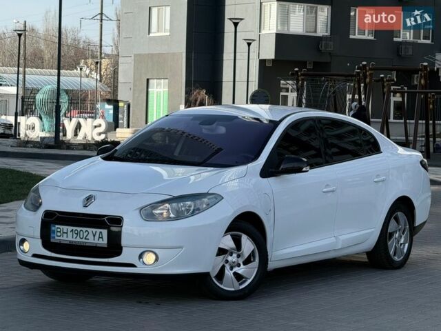 Білий Рено Флюенс, об'ємом двигуна 0 л та пробігом 151 тис. км за 5999 $, фото 13 на Automoto.ua