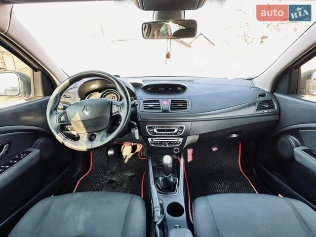 Белый Рено Флюенс, объемом двигателя 1.5 л и пробегом 260 тыс. км за 5800 $, фото 12 на Automoto.ua