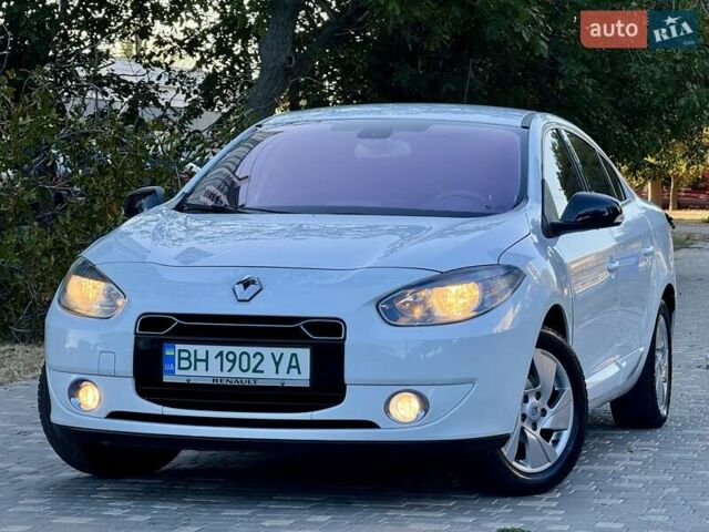 Белый Рено Флюенс, объемом двигателя 0 л и пробегом 151 тыс. км за 5999 $, фото 12 на Automoto.ua