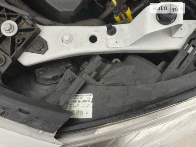 Білий Рено Флюенс, об'ємом двигуна 1.6 л та пробігом 277 тис. км за 5600 $, фото 20 на Automoto.ua