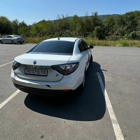 Білий Рено Флюенс, об'ємом двигуна 0 л та пробігом 88 тис. км за 5600 $, фото 8 на Automoto.ua