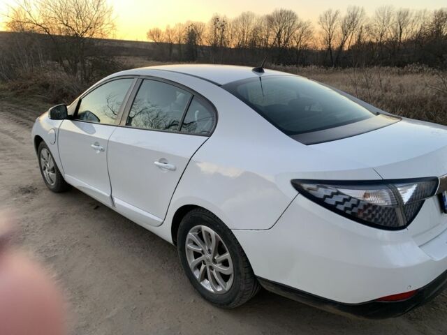 Белый Рено Флюенс, объемом двигателя 0 л и пробегом 90 тыс. км за 3900 $, фото 4 на Automoto.ua