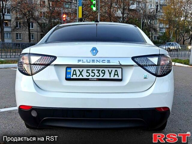 Рено Флюенс 2011 у Харкові на Automoto.ua Білий Рено Флюенс, об'ємом двигуна 0 л та пробігом 120 тис. км за 5500 $, фото 4 на Automoto.ua