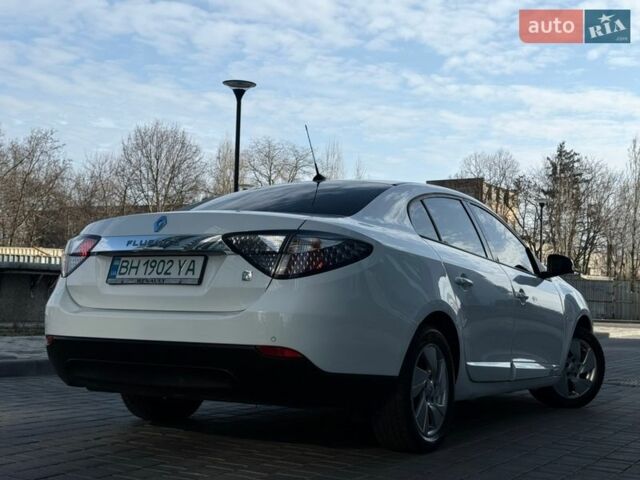 Білий Рено Флюенс, об'ємом двигуна 0 л та пробігом 151 тис. км за 5999 $, фото 17 на Automoto.ua