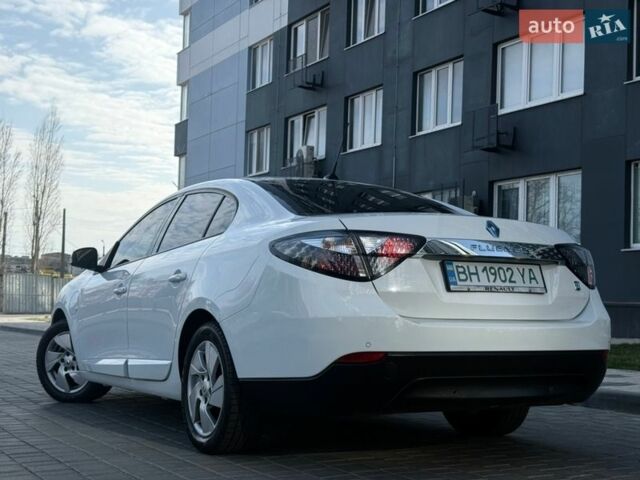 Білий Рено Флюенс, об'ємом двигуна 0 л та пробігом 151 тис. км за 5999 $, фото 29 на Automoto.ua