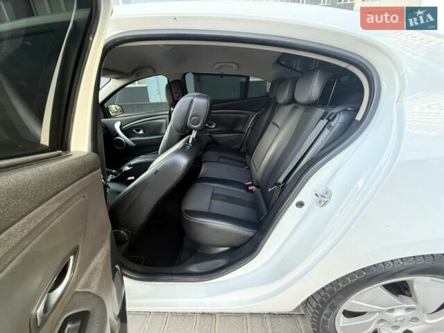 Білий Рено Флюенс, об'ємом двигуна 0 л та пробігом 151 тис. км за 5999 $, фото 75 на Automoto.ua