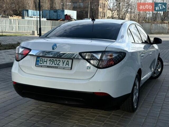 Білий Рено Флюенс, об'ємом двигуна 0 л та пробігом 151 тис. км за 5999 $, фото 18 на Automoto.ua