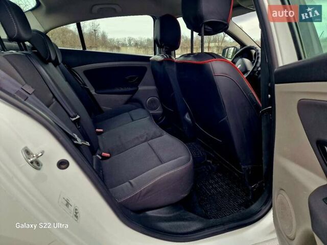 Білий Рено Флюенс, об'ємом двигуна 1.6 л та пробігом 273 тис. км за 5100 $, фото 16 на Automoto.ua
