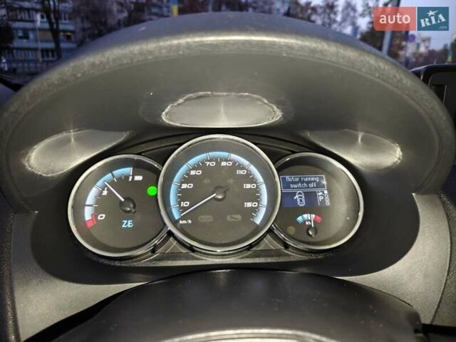Рено Флюенс 2011 в Харькове на Automoto.ua Белый Рено Флюенс, объемом двигателя 0 л и пробегом 120 тыс. км за 5500 $, фото 25 на Automoto.ua