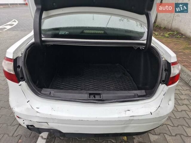 Белый Рено Флюенс, объемом двигателя 2 л и пробегом 163 тыс. км за 4200 $, фото 13 на Automoto.ua