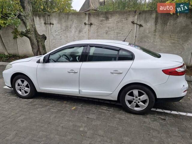 Белый Рено Флюенс, объемом двигателя 2 л и пробегом 163 тыс. км за 4200 $, фото 5 на Automoto.ua