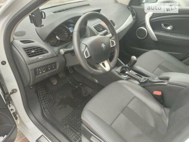 Білий Рено Флюенс, об'ємом двигуна 1.6 л та пробігом 277 тис. км за 5600 $, фото 5 на Automoto.ua
