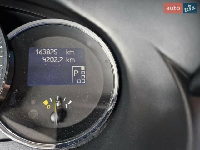 Белый Рено Флюенс, объемом двигателя 2 л и пробегом 163 тыс. км за 4500 $, фото 12 на Automoto.ua