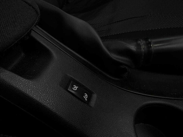 Белый Рено Флюенс, объемом двигателя 1.6 л и пробегом 220 тыс. км за 5100 $, фото 16 на Automoto.ua