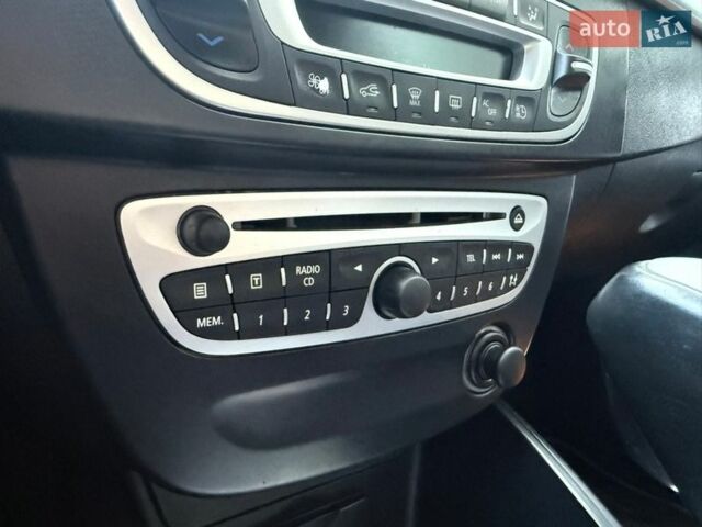 Білий Рено Флюенс, об'ємом двигуна 0 л та пробігом 151 тис. км за 5999 $, фото 48 на Automoto.ua