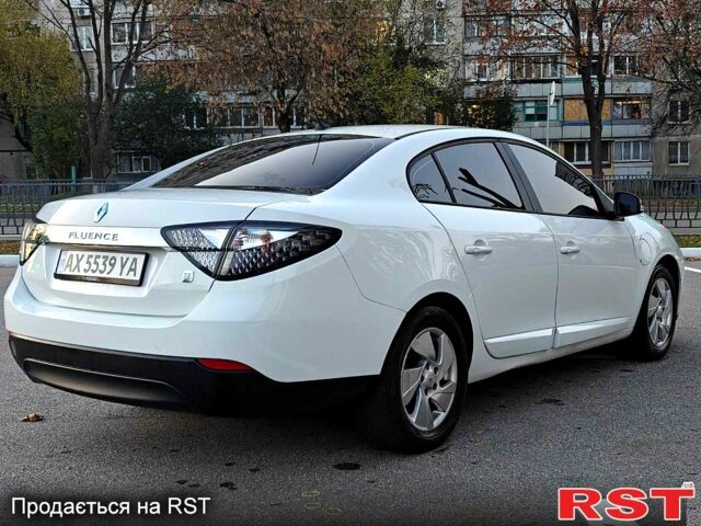Рено Флюенс 2011 у Харкові на Automoto.ua Білий Рено Флюенс, об'ємом двигуна 0 л та пробігом 120 тис. км за 5500 $, фото 5 на Automoto.ua