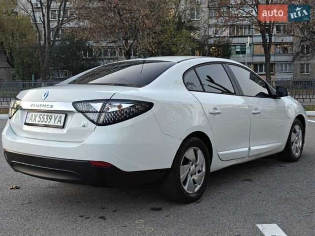 Рено Флюенс 2011 в Харькове на Automoto.ua Белый Рено Флюенс, объемом двигателя 0 л и пробегом 120 тыс. км за 5500 $, фото 11 на Automoto.ua
