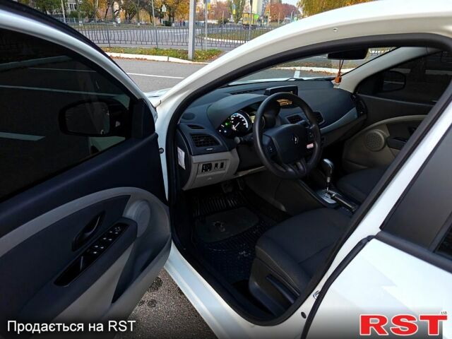 Білий Рено Флюенс, об'ємом двигуна 0 л та пробігом 120 тис. км за 5500 $, фото 11 на Automoto.ua